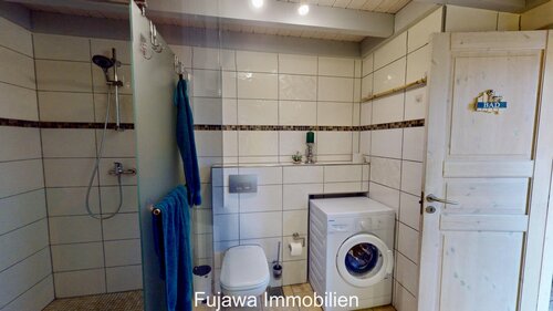 Bad ebenerdige Dusche Hänge-WC und Waschmaschine - 