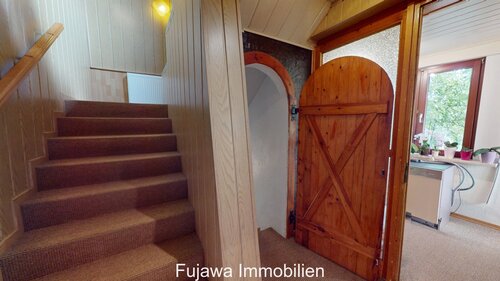 Treppe und Kellertür - 
