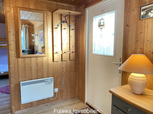 Eingang mit Garderobe - 