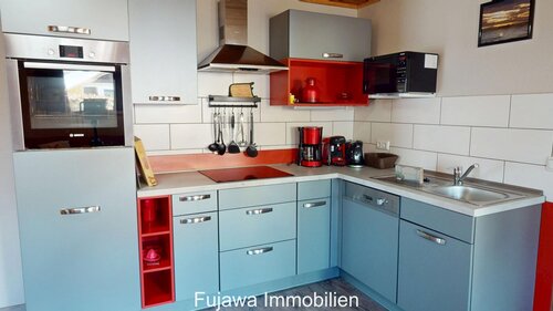 moderne Küche mit Einbaugeräten - 