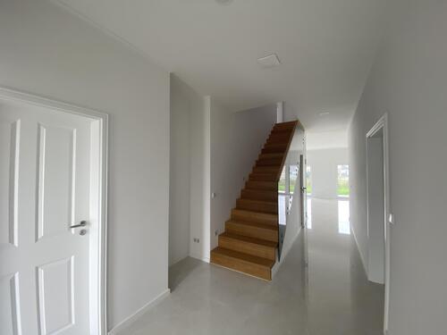 Flur - 10 Zimmer Zweifamilienhaus zum Kaufen in Ennigerloh