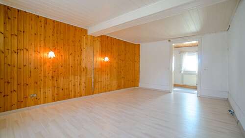 Schlafzimmer EG. - Einfamilienhaus mit 121,00 m&sup2; in Sinn zum Kaufen