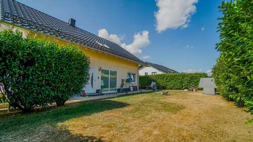 Garten - Einfamilienhaus mit 254,00 m&sup2; in Haiger zum Kaufen