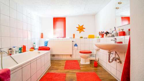 Badezimmer 1. OG. - 