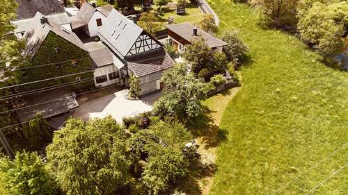 Viel Möglichkeiten - Großes Anwesen mit vielen Möglichkeiten im Grünen