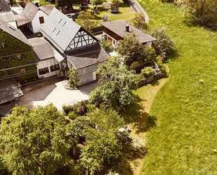 Großes Anwesen mit vielen Möglichkeiten im Grünen - Ehringshausen