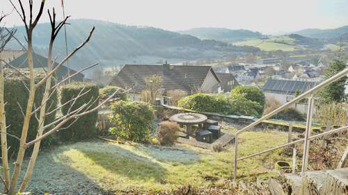 Angelegter Sitzbereich im Garten - 