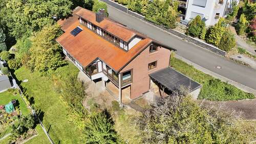 Ost-Ansicht - 9 Zimmer Einfamilienhaus in Breitscheid