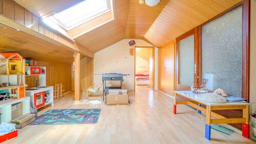 Kinderzimmer DG. - 