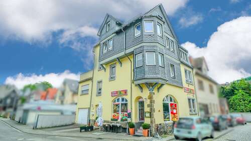 Außenansicht - 10 Zimmer Mehrfamilienhaus, Wohnhaus zum Kaufen in Herborn