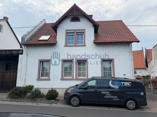 Vorderansicht - ehemaliges Hofgut in Gau-Odernheim zu verkaufen.