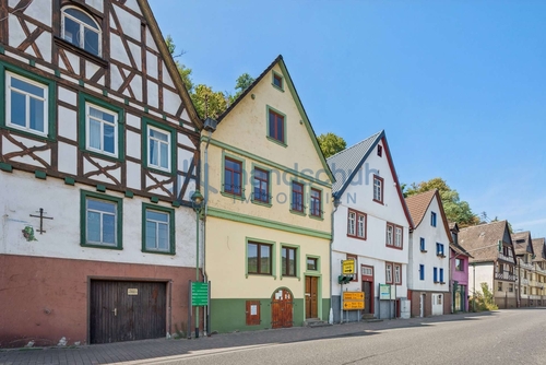 Häuserzeile - 4 Zimmer Einfamilienhaus zum Kaufen in Niederheimbach