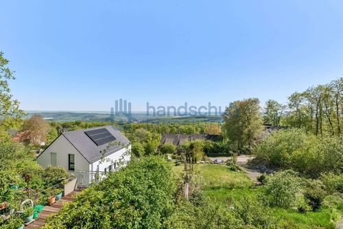 Fernblick - Reihenendhaus mit unverbaubarem Ausblick. Kein Erbbaurecht und großem Grundstück