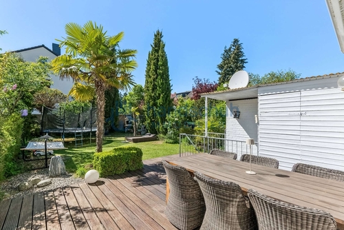 Terrasse mit Blick in den Garten - 5 Zimmer Reihenendhaus in Mainz