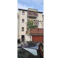 ruhig gelegenes Dreifamilienhaus mit Garagen , teilw. freiwerdend - Kahla