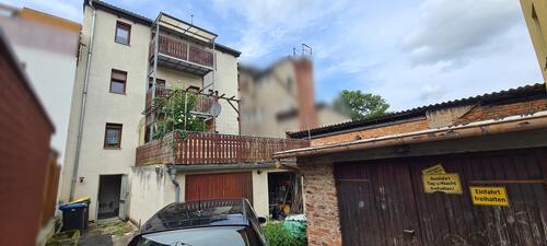 2 - Mehrfamilienhaus mit Grundstück und Garagen , teilw. frei