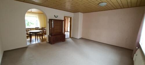 Wohnzimmer - 5 Zimmer Einfamilienhaus in Stadroda