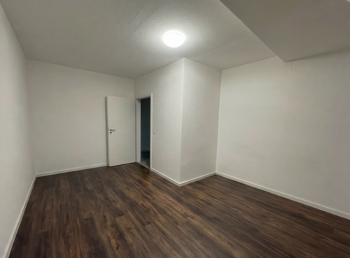 Schlafzimmer 1 - Helle renovierte Dachgeschoss 5 Zimmer Wohnung in Bochum Wattenscheid mit guter Anbindung