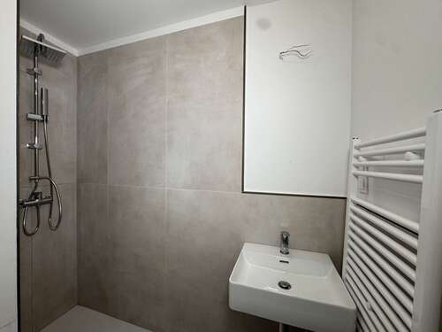 Badezimmer (3) - Helle frisch sanierte 2,5 Zimmer Wohnung in Bestlage von Wattenscheid – direkt am Aldi & Netto