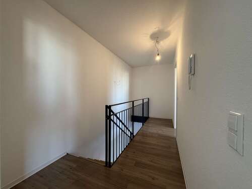 Flur 1. OG - Gewerbeteil (22) - 