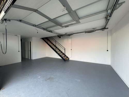 Einfahrt Halle - Gewerbeteil (38) - 