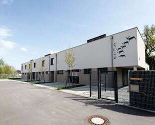 Investieren im Silberstreifen: Wohn-Gewerbeimmobilie mit Garten, Garage & Flexibilitä - Rheinstetten