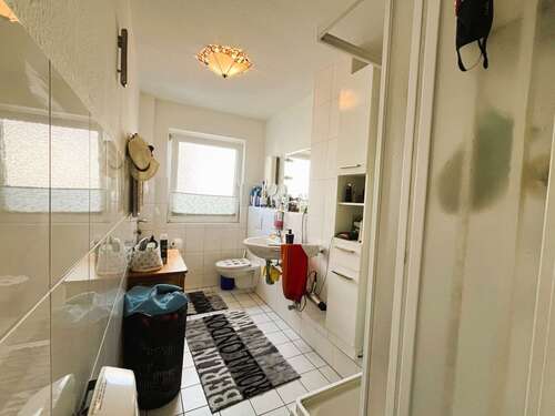 1.OG rechts - Badezimmer - 
