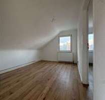 Sanierte 2-Zimmer-Dachgeschosswohnung mit neuem Bad in Ensheim - Saarbrücken-Halberg