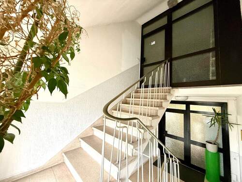 Bild 2 - 1 Zimmer Mehrfamilienhaus, Wohnhaus zum Kaufen in Neunkrichen