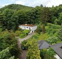 Bungalow mit Weitblick in IGB-Sengscheid, 2.570 m², Waldlage, absolute Privatsphäre + Baugrundstück - Sankt Ingbert