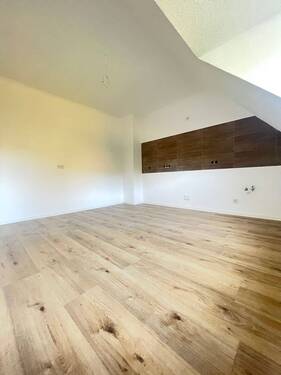 Schlafzimmer - 3 Zimmer Etagenwohnung zur Miete in Saarbrücken