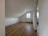 Schlafzimmer - Sanierte 2-Zimmer-Dachgeschosswohnung mit neuem Bad in Ensheim