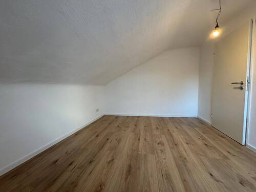 Schlafzimmer - 2 Zimmer Etagenwohnung in Saarbrücken-Halberg