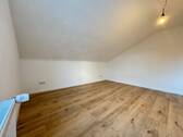 Schlafzimmer - Etagenwohnung mit 40,00 m&sup2; in Saarbrücken-Halberg zur Miete