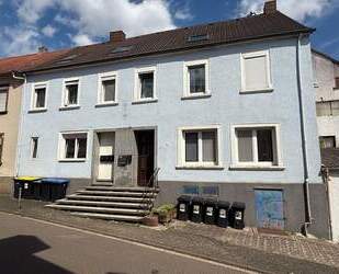 7,7 % Rendite - modernisiertes 5-Familienhaus mit weiterem Steigerungspotenzial - Ottweiler Steinbach