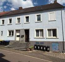 7,7 % Rendite - modernisiertes 5-Familienhaus mit weiterem Steigerungspotenzial - Ottweiler Steinbach