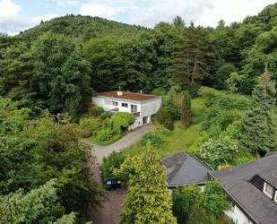 Bungalow mit Weitblick in IGB-Sengscheid, 2.570?m², Waldlage, absolute Privatsphäre + Baugrundstück - Sankt Ingbert St. Ingbert