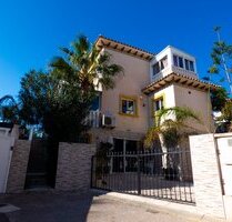 Villa mit 4 Schlafzimmern, 3 Bädern, Dachterrasse, Privatpool und schönem Ausblick - Playa Flamenca Valencia