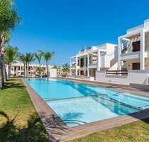 Sehr schöne Obergeschoss-Wohnungen mit 2 Schlafzimmern, 2 Badezimmern, Dachterrasse und 2 Gemeinschaftspool - Torrevieja Valencia