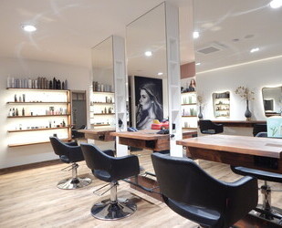 Ablösefreier, klimatisierter Friseursalon in 83395 Freilassing – voll ausgestattet, sofort bezugsfertig!