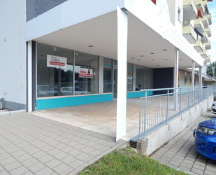 Gewerbefläche am Ortseingang von Freilassing - gute Zufahrtsmöglichkeit und Parkplätze vor dem Haus