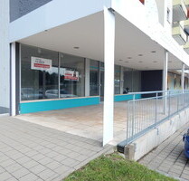 Gewerbefläche am Ortseingang von Freilassing - gute Zufahrtsmöglichkeit und Parkplätze vor dem Haus