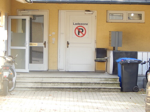 Hintereingang vom Geschäft - 