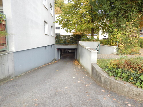 Tiefgaragenabfahrt - 