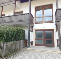 Gepflegte, vermietete 2-Zimmer-Wohnung mit 2 Balkonen & Tiefgarage - Ainring