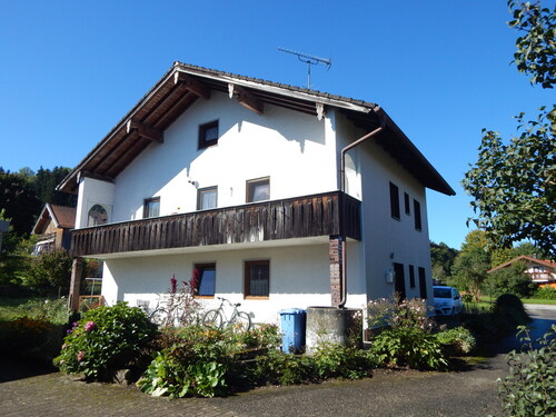 Ansicht - Vermietetes Zweifamilienhaus mit Entwicklungspotenzial in idyllischer Lage von Oberteisendorf