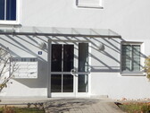 Haustür - Etagenwohnung mit 54,00 m² in Freilassing zum Kaufen