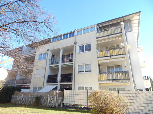 Hausansicht - Vermietete und gepflegte 2-Zimmer-Wohnung mit Balkon in Freilassing zu verkaufen!