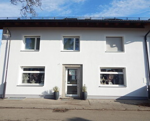 Voll ausgestatteter Friseursalon in 83416 Saaldorf - Parkplätze vor dem Haus! Frei ab 01.04.2026 - Saaldorf-Surheim