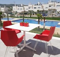 Attraktive und komfortable 3-Zimmer-Obergeschoss-Wohnungen mit Gemeinschaftspool in Golfanlage - Entrenaranjos Valencia